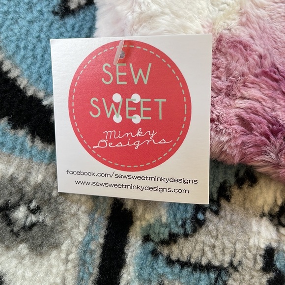 Sew sweet minky designs fur cushion cover - Picture 2 of 8